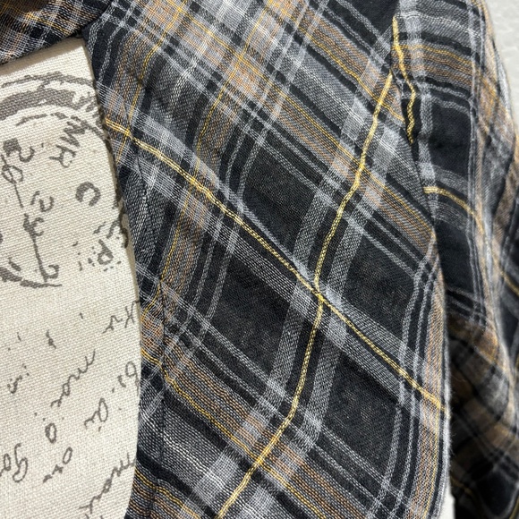 Adorable Plaid Tye Back Veronica Beard shirt blouse size 6 (fits a small) - Picture 3 of 5